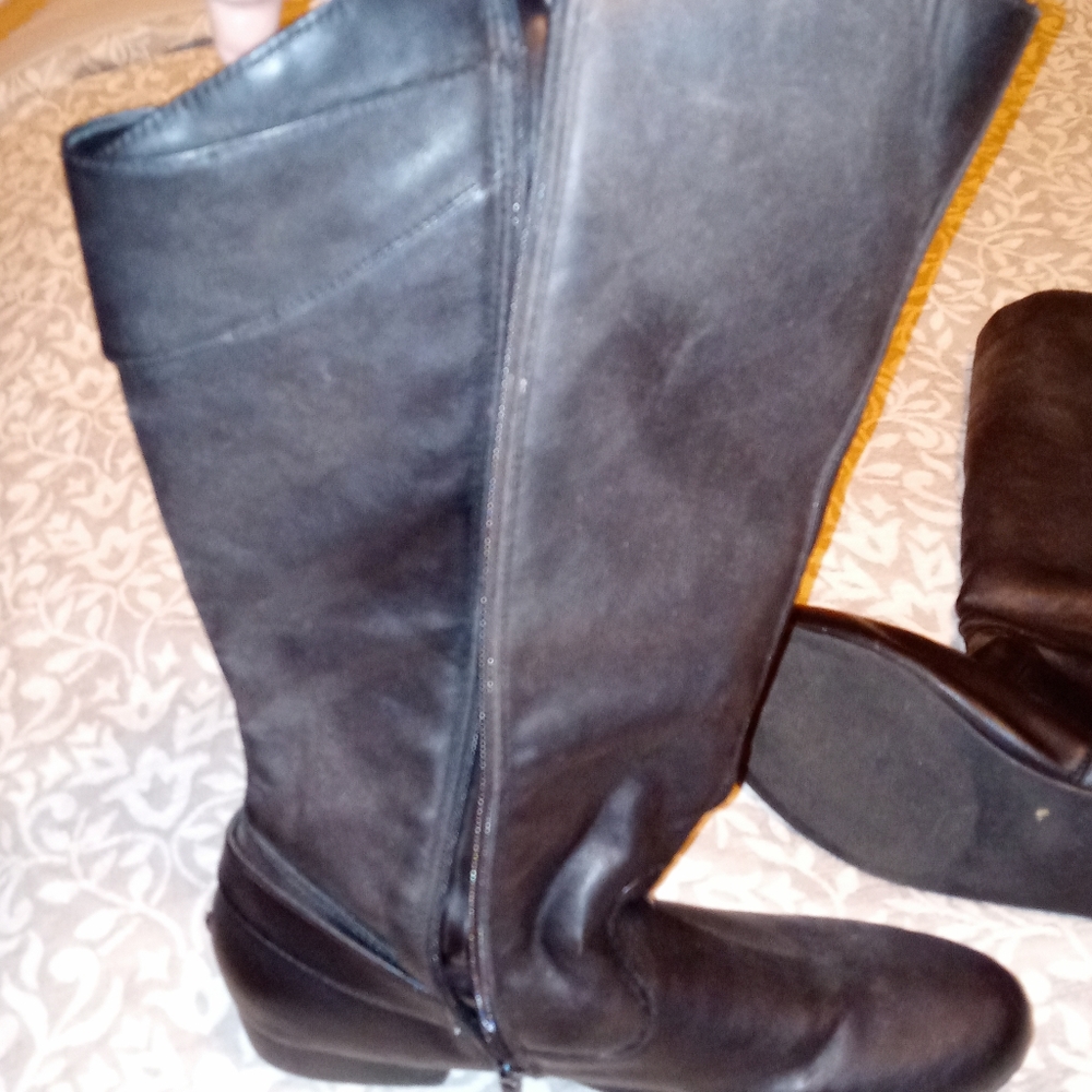 Boots - Picture 2 of 3